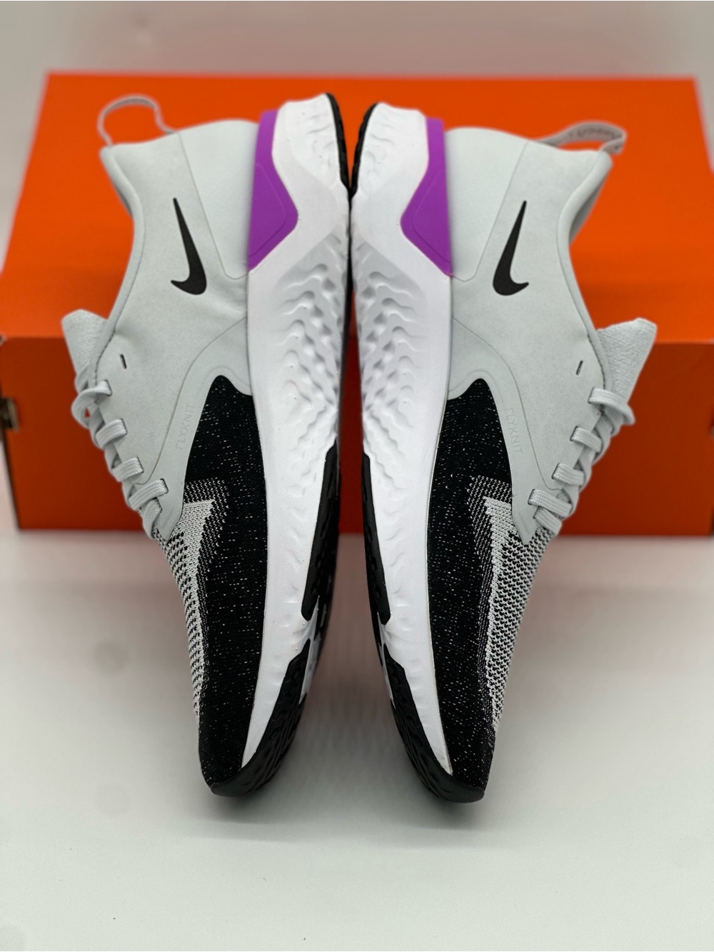 Nike Men’s Black, White & Purple Knit Running Sneakers - Picture 4 of 9
